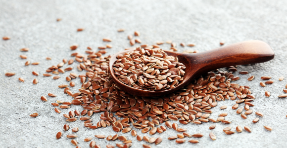 Bądź zdrów, czyli dlaczego warto jeść i pić siemię lniane
